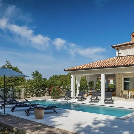 Magdalena Villa